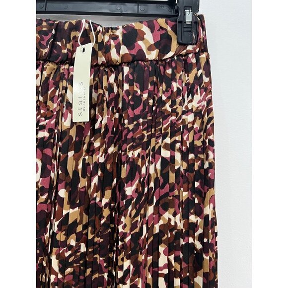 NWD Status by Chenault Size S Pleated Skirt in Wine Camo MSRP $78 - Picture 7 of 11